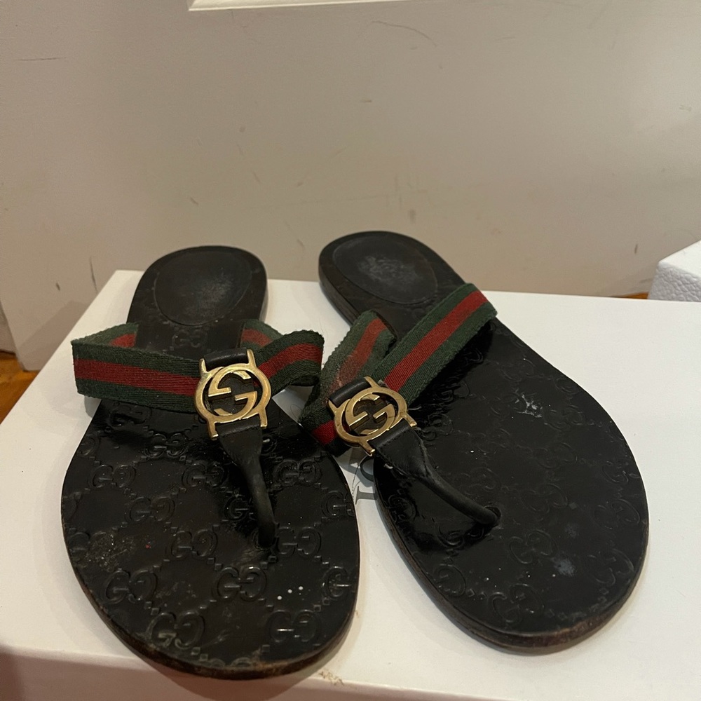 Classic Gucci sandals